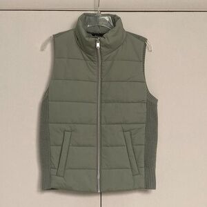 Athleta sz M Incline Hybrid Vest NWOT